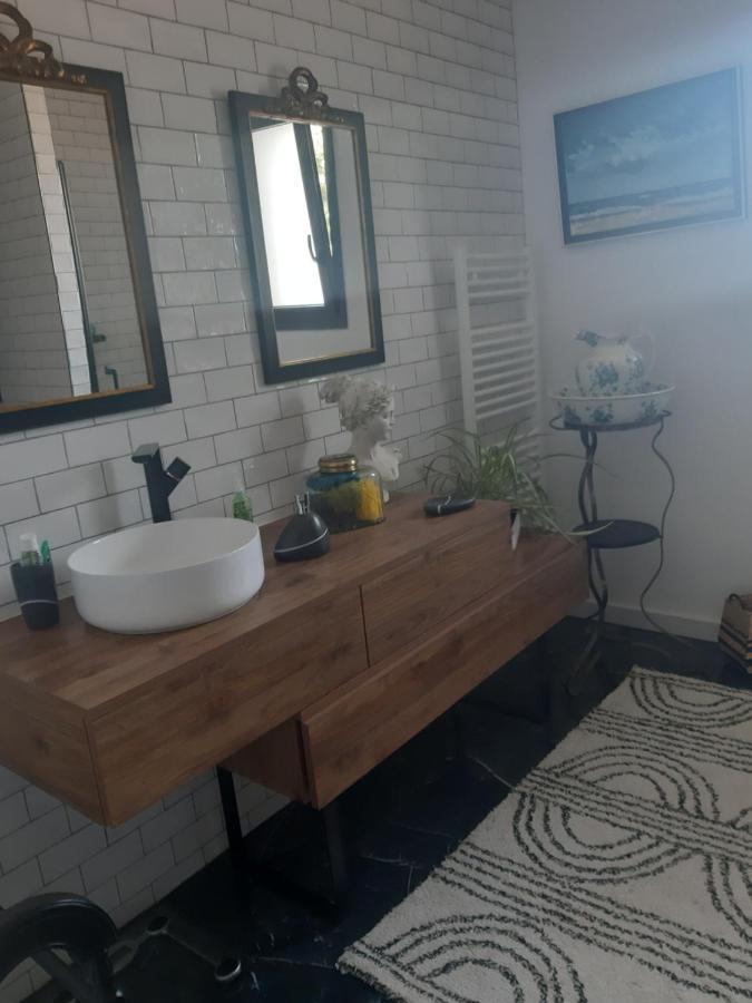 L'Olivier Apartment เบิซวิลล์ ภายนอก รูปภาพ